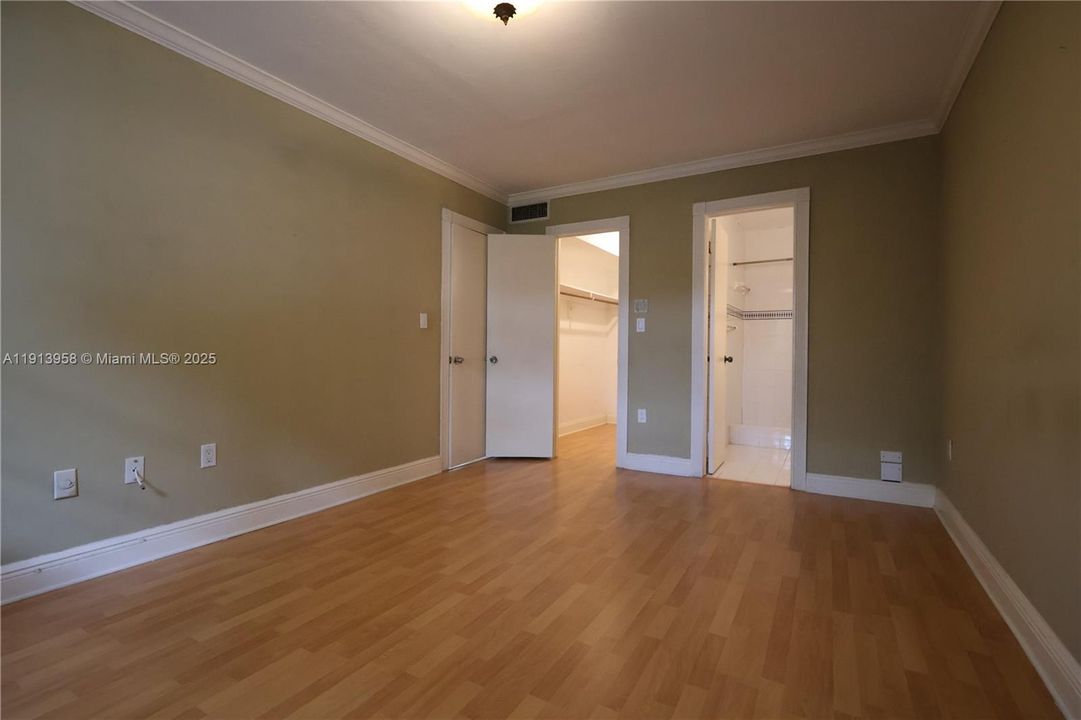 待售: $250,000 (3 贝兹, 2 浴室, 1180 平方英尺)