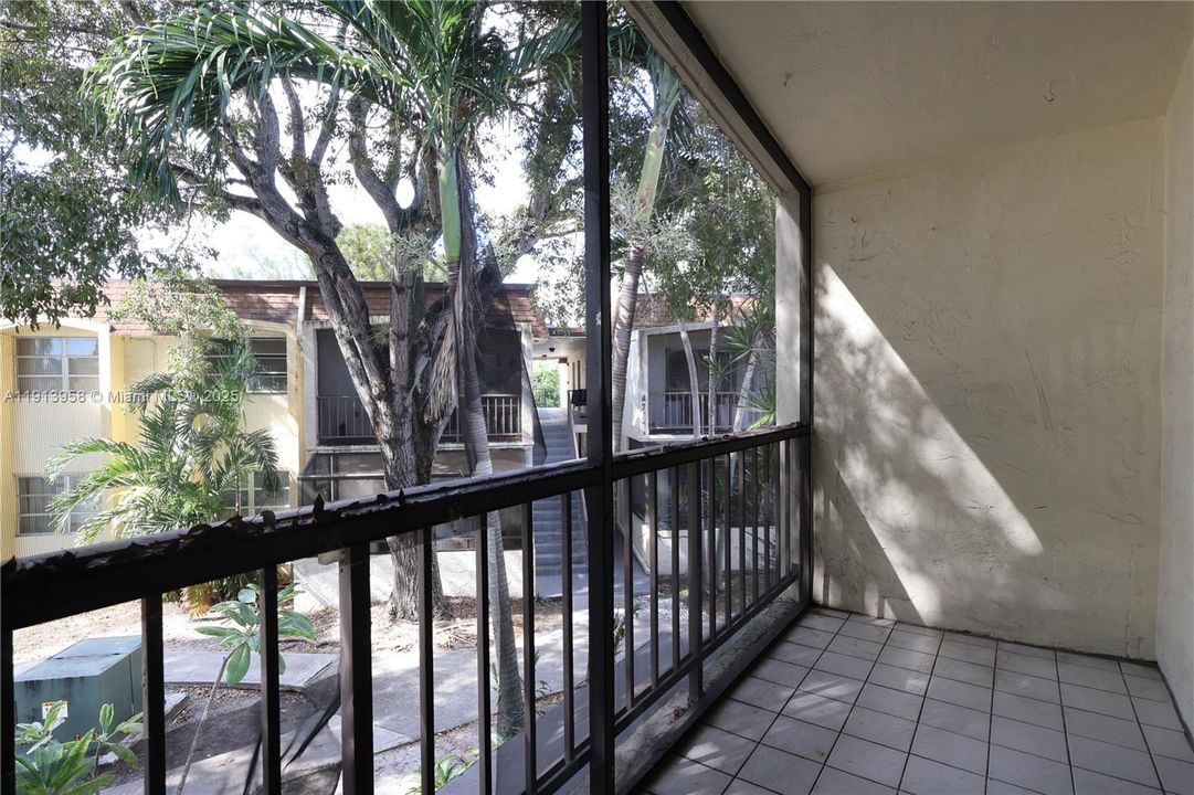 待售: $250,000 (3 贝兹, 2 浴室, 1180 平方英尺)