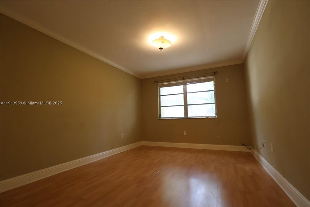 待售: $250,000 (3 贝兹, 2 浴室, 1180 平方英尺)