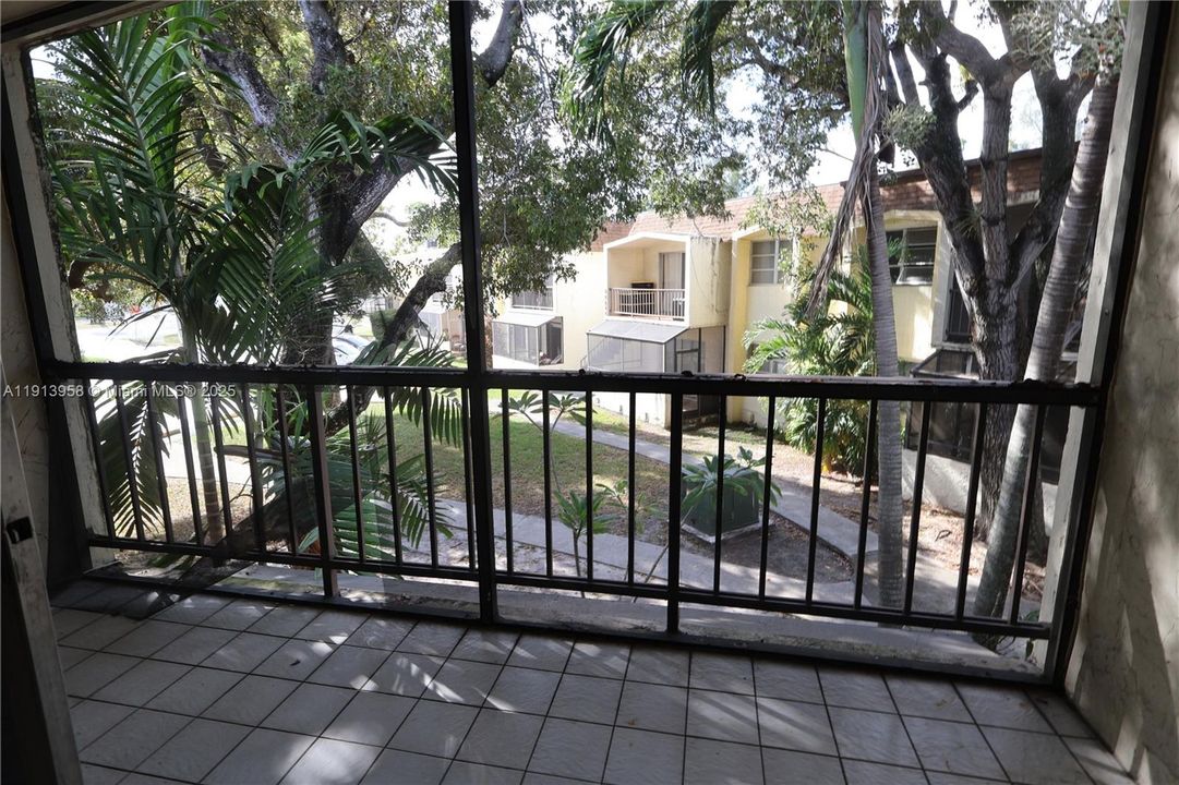 待售: $250,000 (3 贝兹, 2 浴室, 1180 平方英尺)