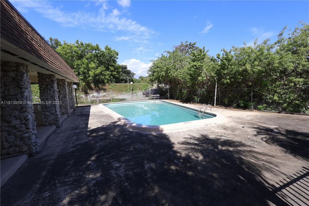 待售: $250,000 (3 贝兹, 2 浴室, 1180 平方英尺)