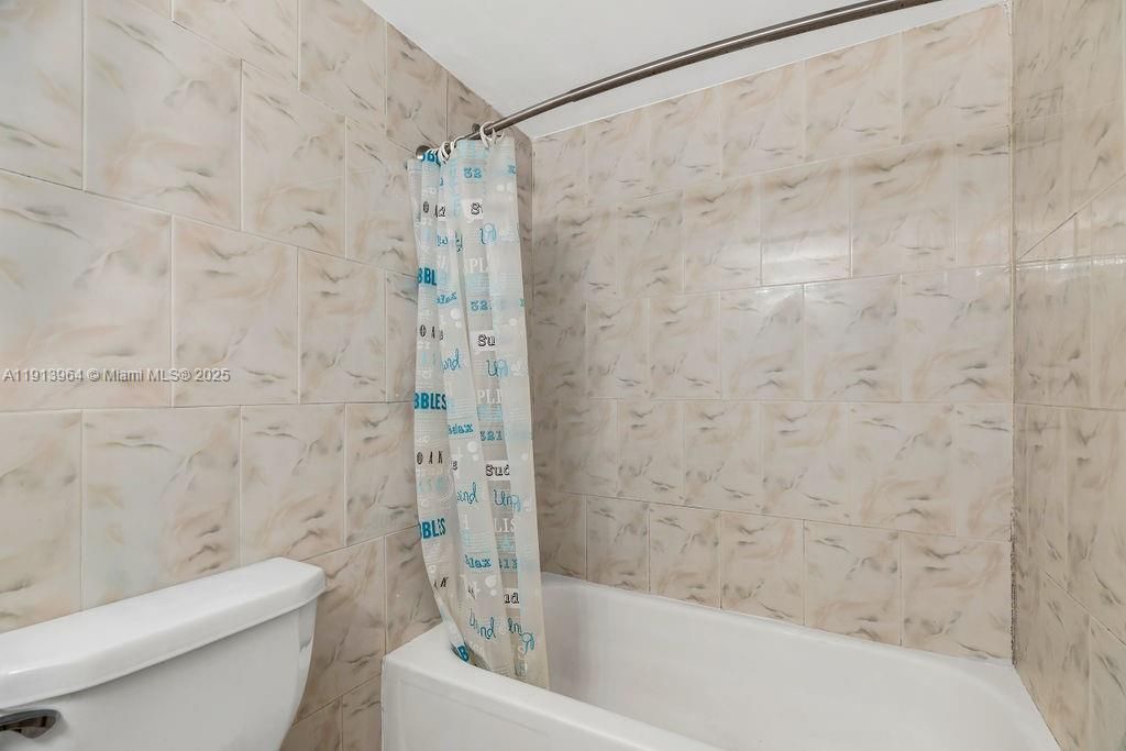 En Venta: $550,000 (1 camas, 1 baños, 956 Pies cuadrados)