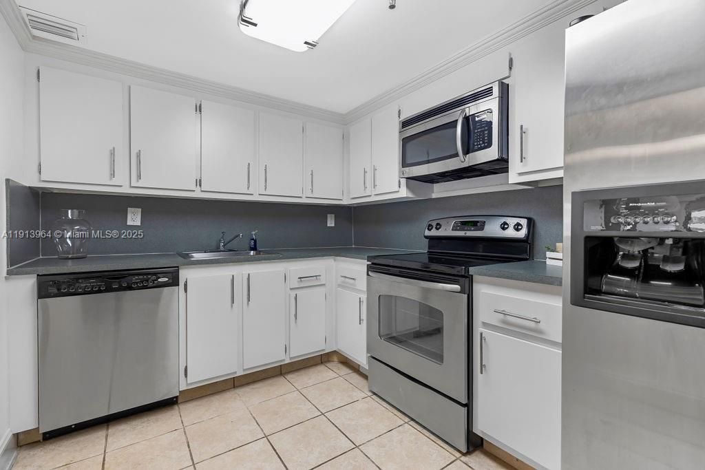 En Venta: $550,000 (1 camas, 1 baños, 956 Pies cuadrados)