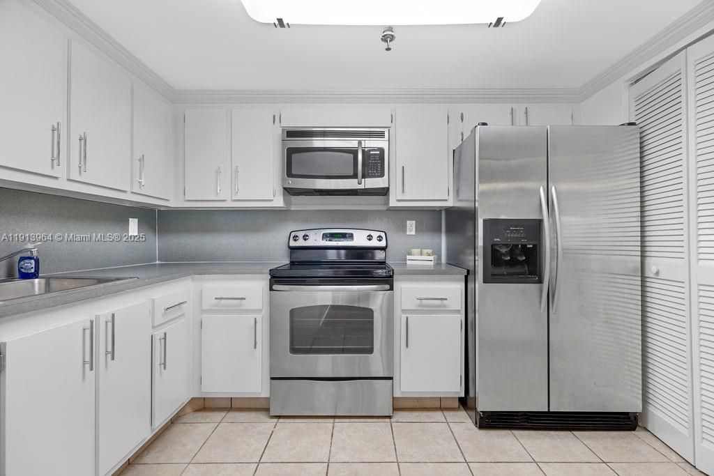 En Venta: $550,000 (1 camas, 1 baños, 956 Pies cuadrados)