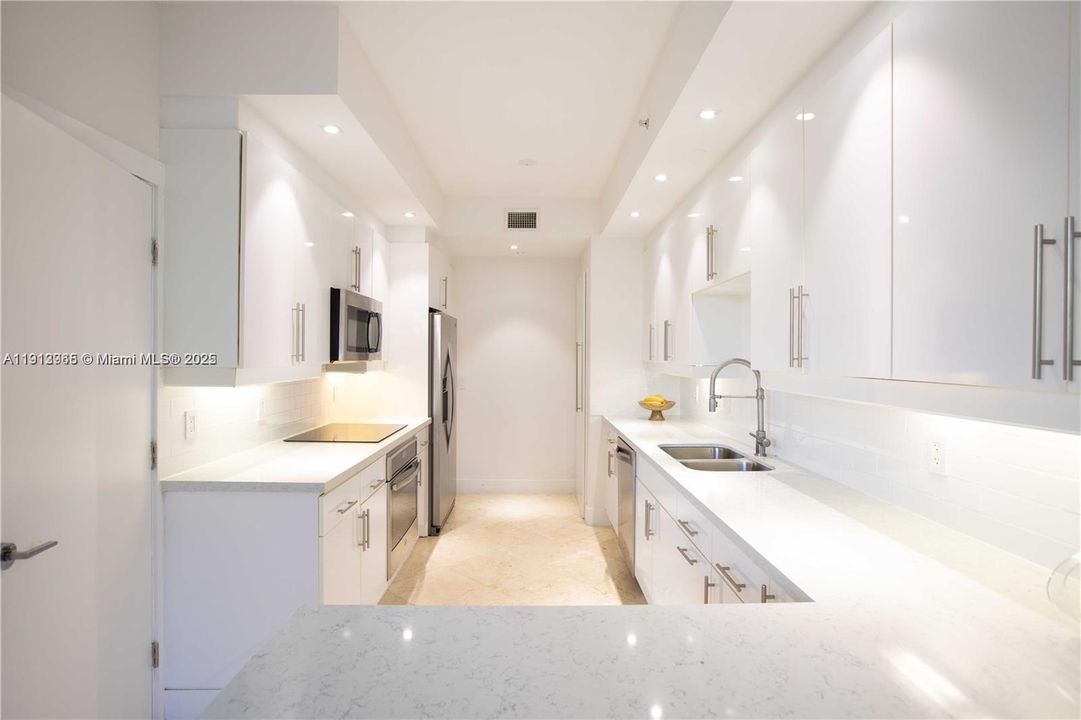 待售: $2,295,000 (3 贝兹, 3 浴室, 2174 平方英尺)