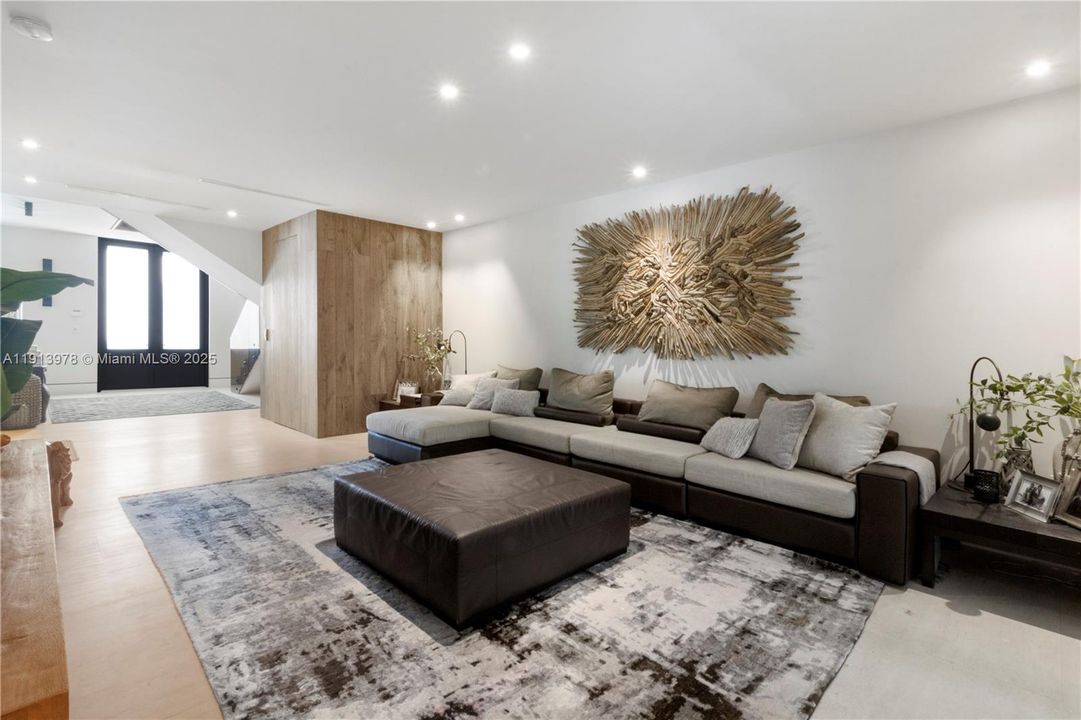 En Renta: $40,000 (5 camas, 3 baños, 4818 Pies cuadrados)