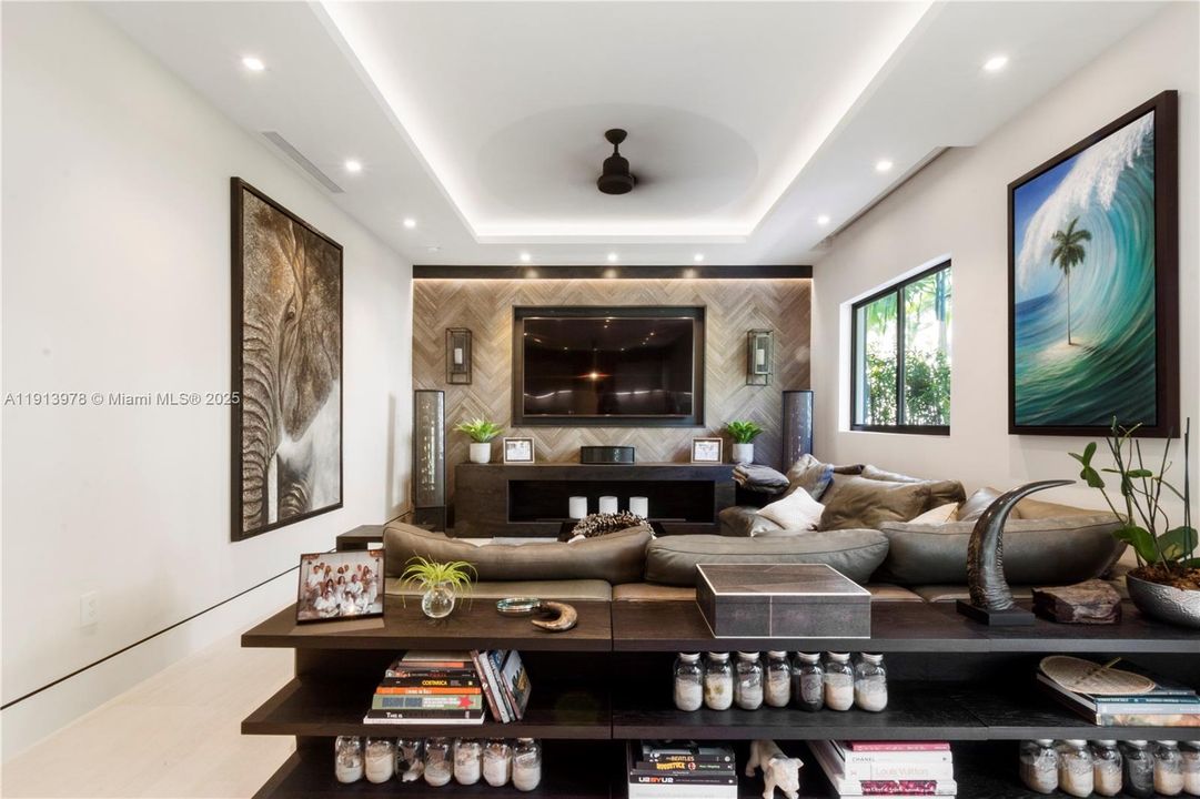 En Renta: $40,000 (5 camas, 3 baños, 4818 Pies cuadrados)