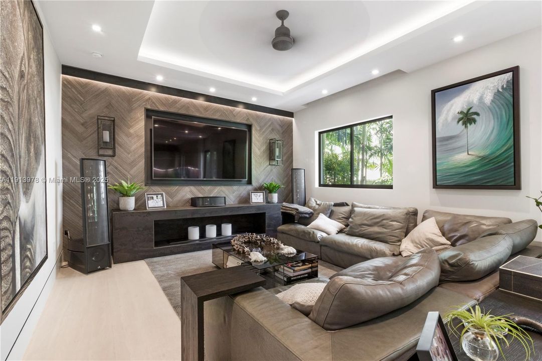 En Renta: $40,000 (5 camas, 3 baños, 4818 Pies cuadrados)