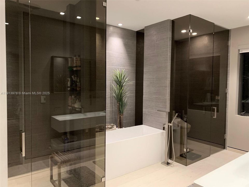 En Renta: $40,000 (5 camas, 3 baños, 4818 Pies cuadrados)