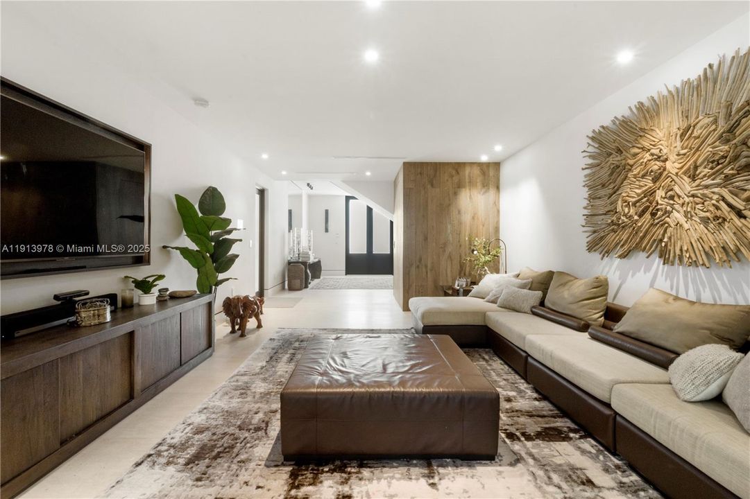 En Renta: $40,000 (5 camas, 3 baños, 4818 Pies cuadrados)