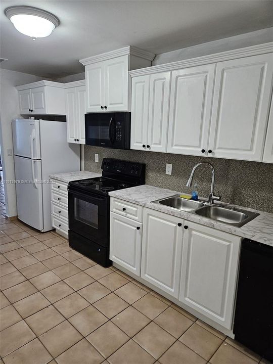 Active With Contract: $455,000 (3 beds, 2 baths, 1401 Square Feet)