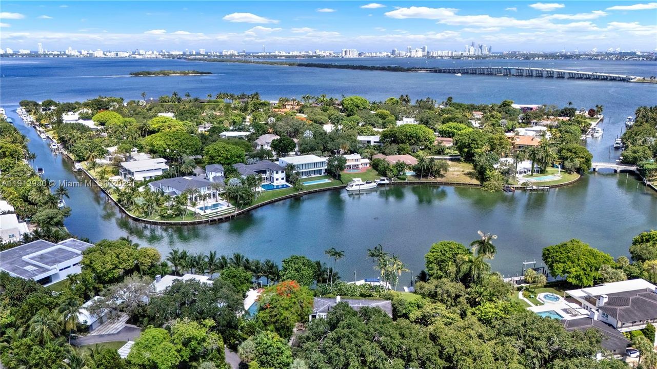 For Sale: $4,600,000 (4 beds, 3 baths, 2171 Square Feet)