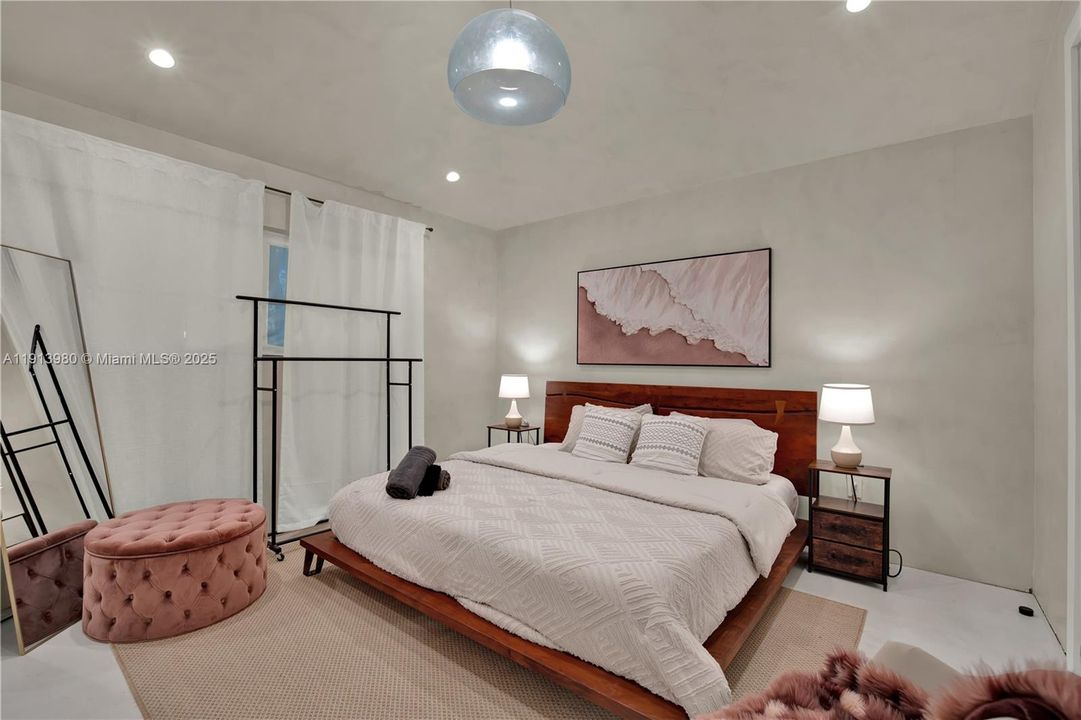 For Sale: $4,600,000 (4 beds, 3 baths, 2171 Square Feet)