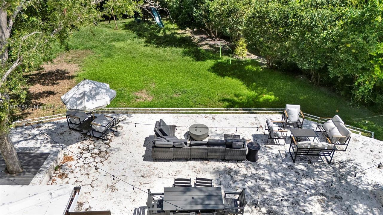 For Sale: $4,600,000 (4 beds, 3 baths, 2171 Square Feet)