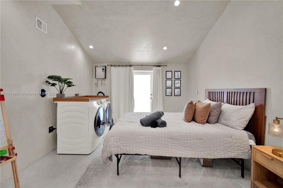 For Sale: $4,600,000 (4 beds, 3 baths, 2171 Square Feet)