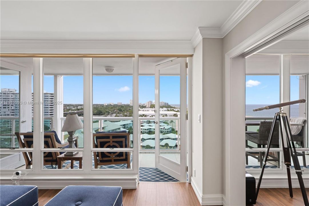 На продажу: $895,000 (2 спален, 2 ванн, 1513 Квадратных фут)