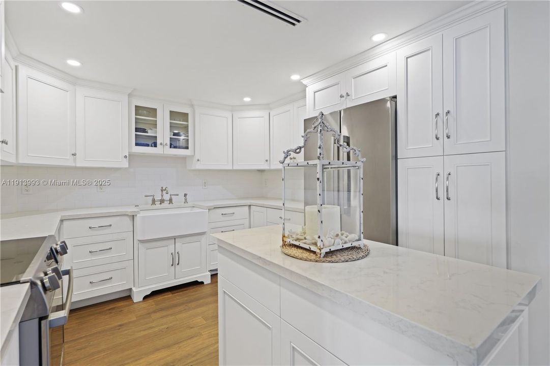 На продажу: $895,000 (2 спален, 2 ванн, 1513 Квадратных фут)