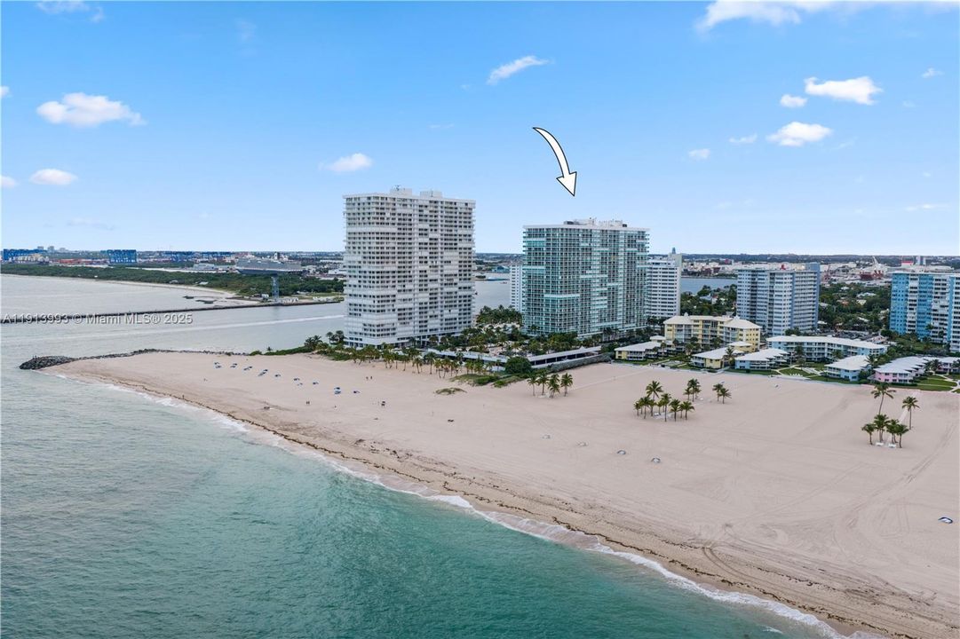 На продажу: $895,000 (2 спален, 2 ванн, 1513 Квадратных фут)