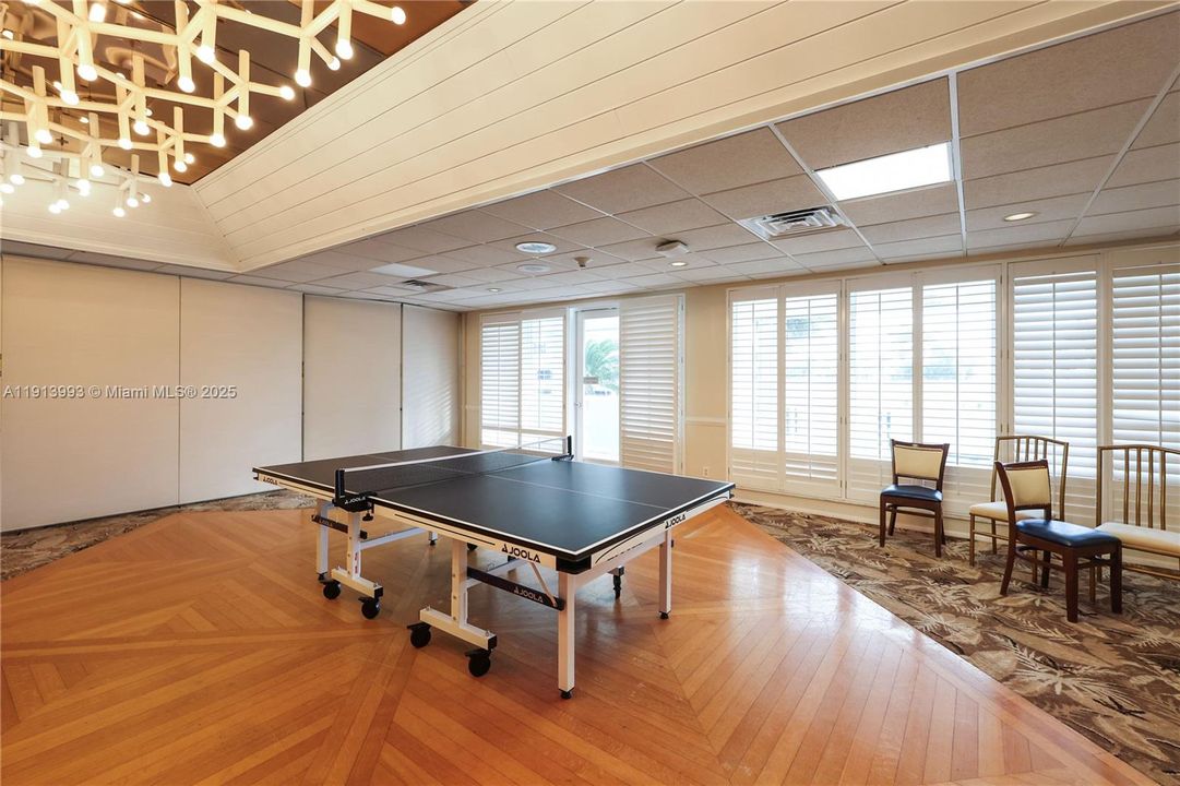 На продажу: $895,000 (2 спален, 2 ванн, 1513 Квадратных фут)