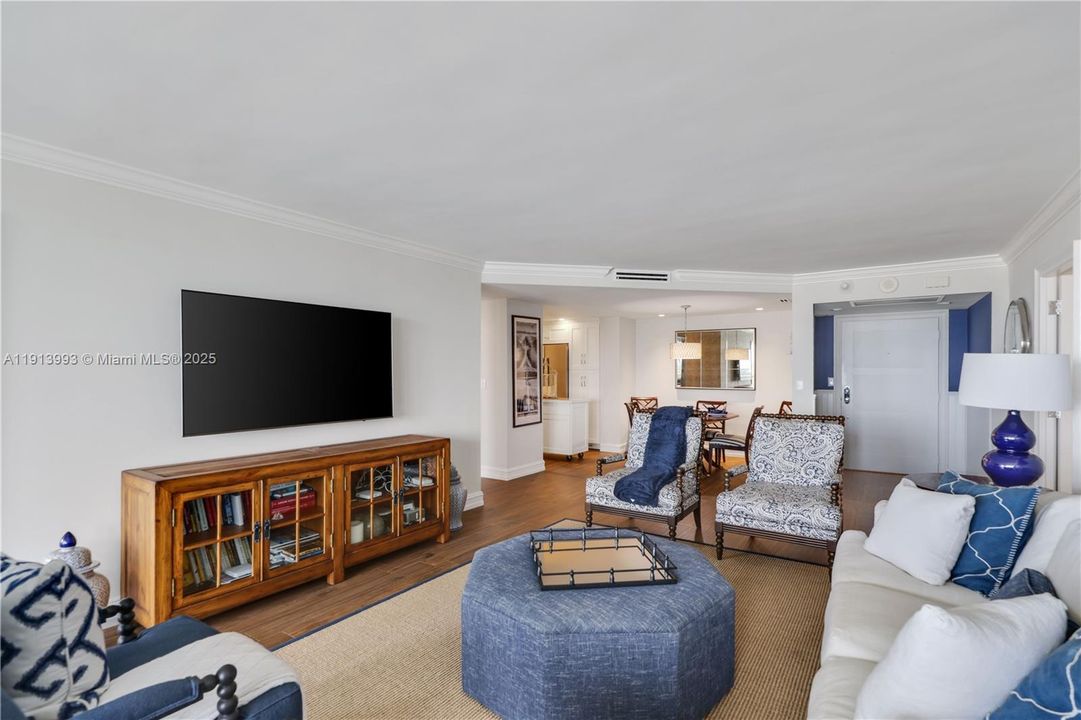 На продажу: $895,000 (2 спален, 2 ванн, 1513 Квадратных фут)