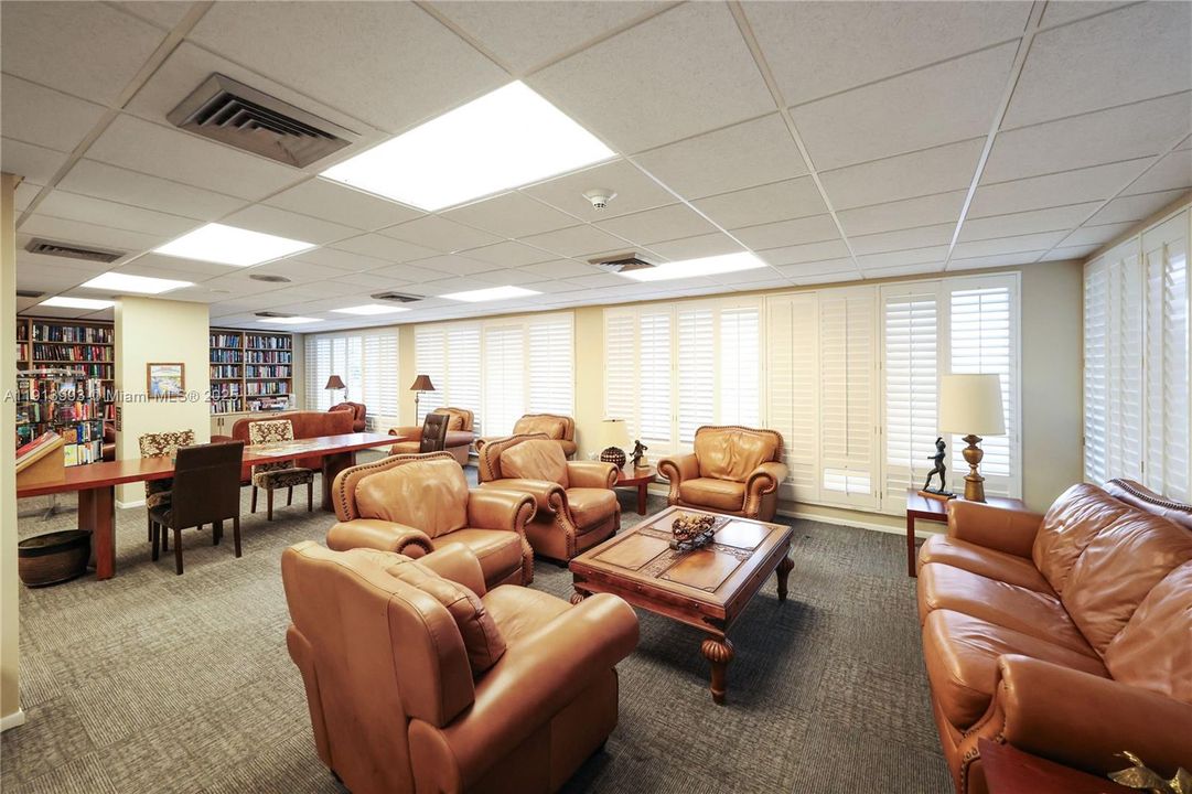 На продажу: $895,000 (2 спален, 2 ванн, 1513 Квадратных фут)