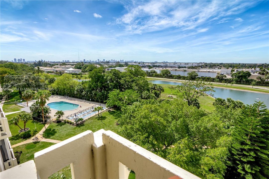 For Sale: $145,000 (1 beds, 1 baths, 844 Square Feet)