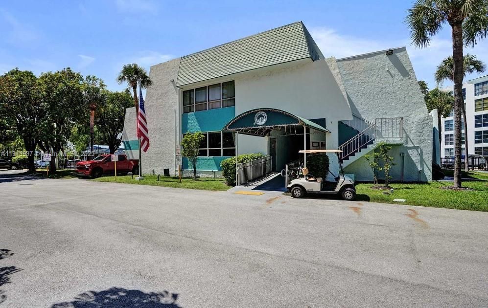 待售: $229,000 (1 贝兹, 1 浴室, 620 平方英尺)