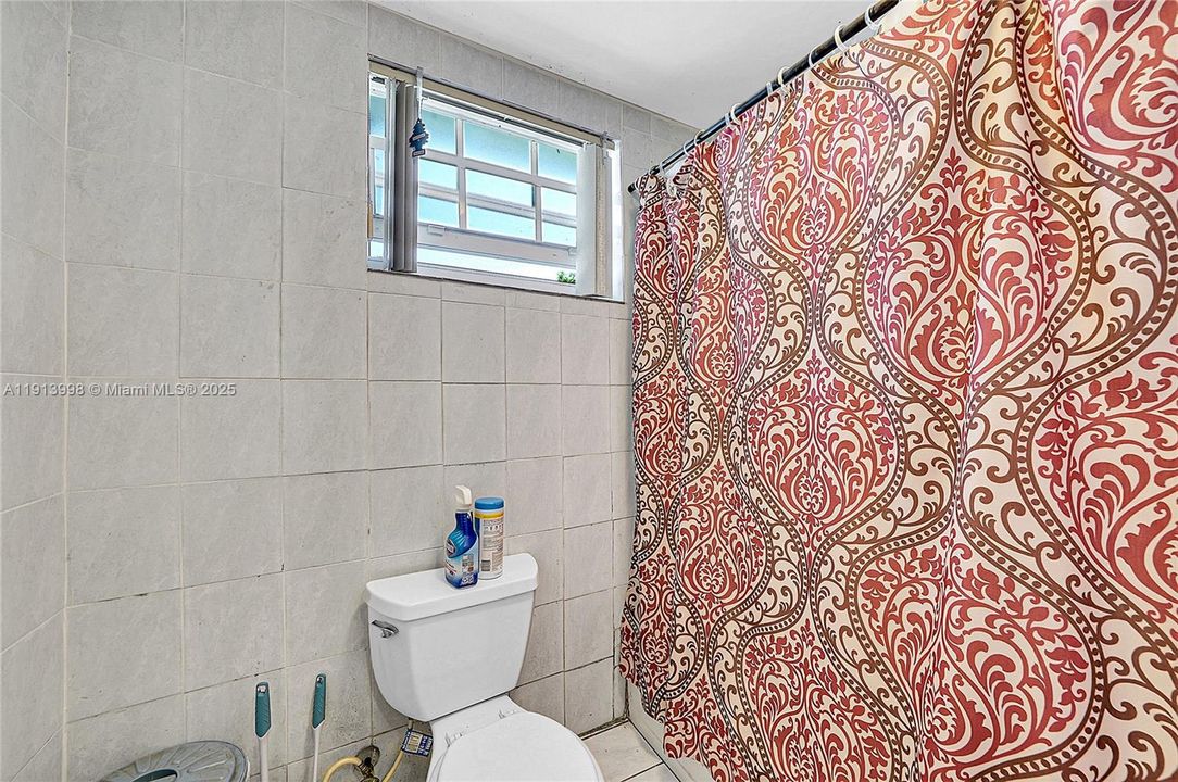 待售: $585,000 (4 贝兹, 2 浴室, 1718 平方英尺)