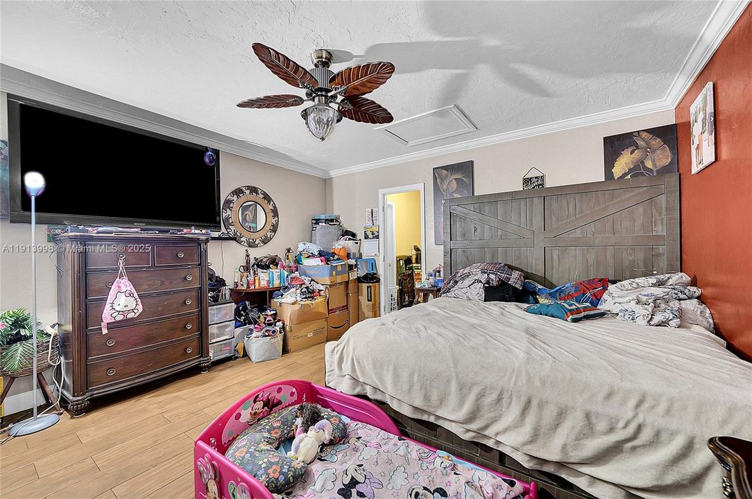 待售: $585,000 (4 贝兹, 2 浴室, 1718 平方英尺)