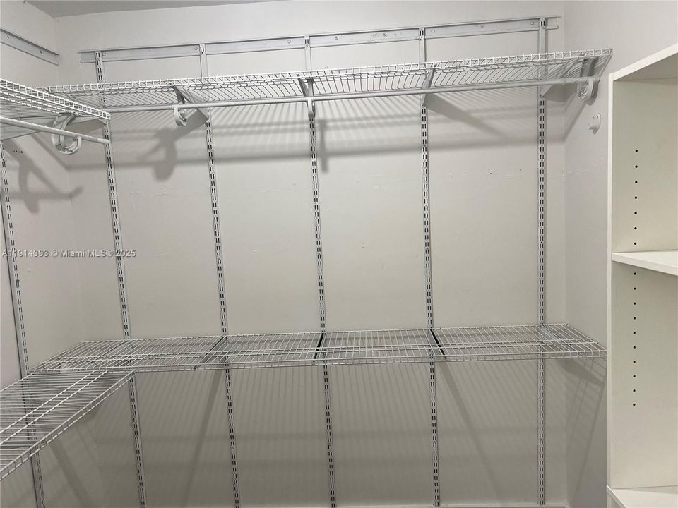 For Rent: $2,800 (3 beds, 2 baths, 1160 Square Feet)