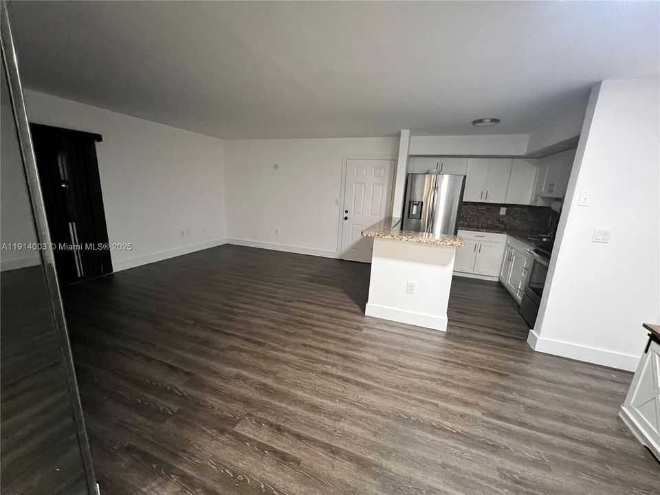 For Rent: $2,800 (3 beds, 2 baths, 1160 Square Feet)