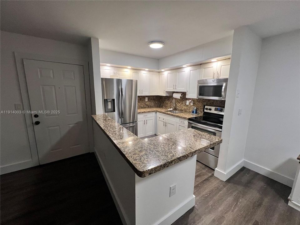 For Rent: $2,800 (3 beds, 2 baths, 1160 Square Feet)