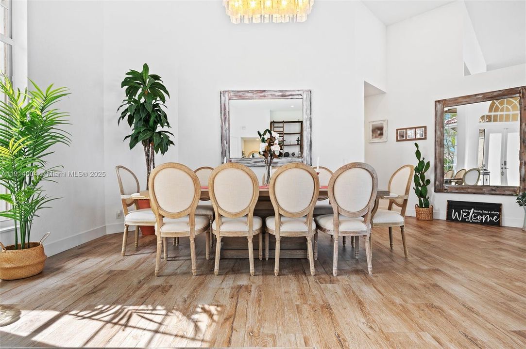 На продажу: $2,200,000 (5 спален, 4 ванн, 3784 Квадратных фут)