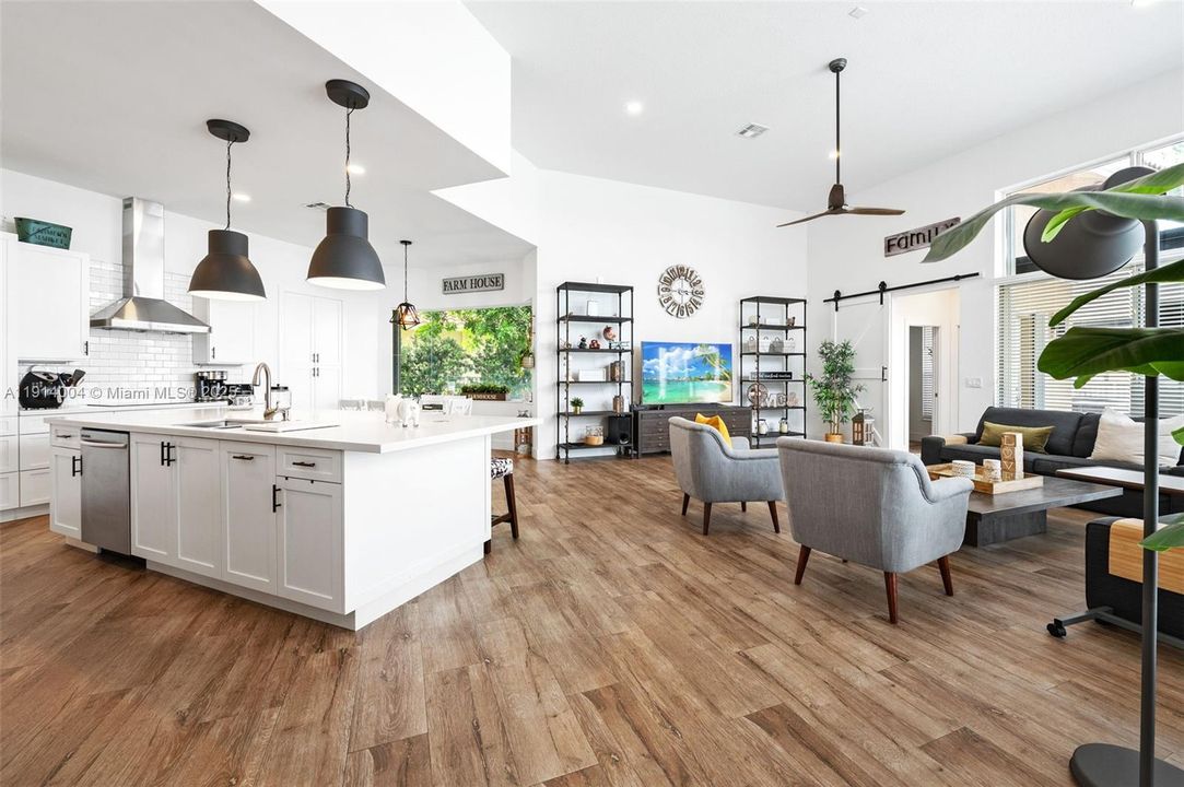 На продажу: $2,200,000 (5 спален, 4 ванн, 3784 Квадратных фут)