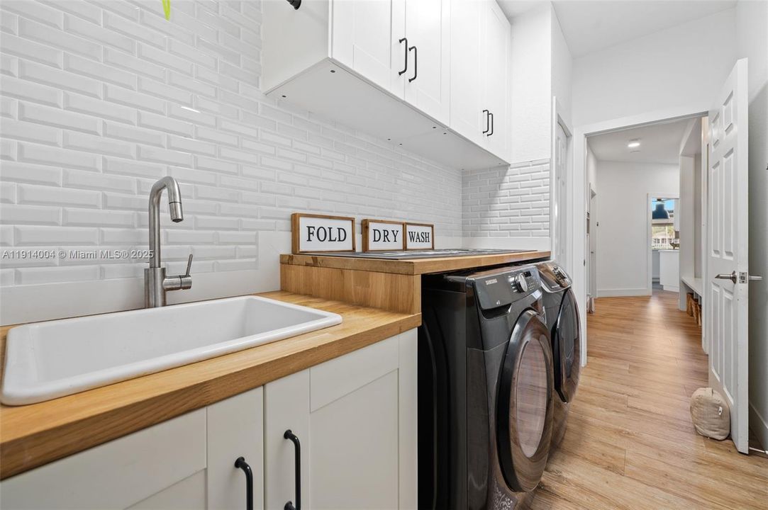 На продажу: $2,200,000 (5 спален, 4 ванн, 3784 Квадратных фут)