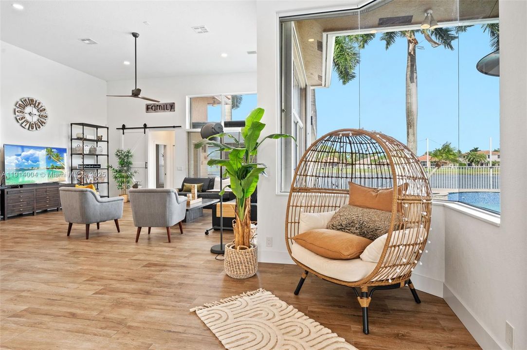 На продажу: $2,200,000 (5 спален, 4 ванн, 3784 Квадратных фут)