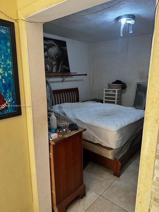 合同活跃: $385,000 (3 贝兹, 2 浴室, 1160 平方英尺)