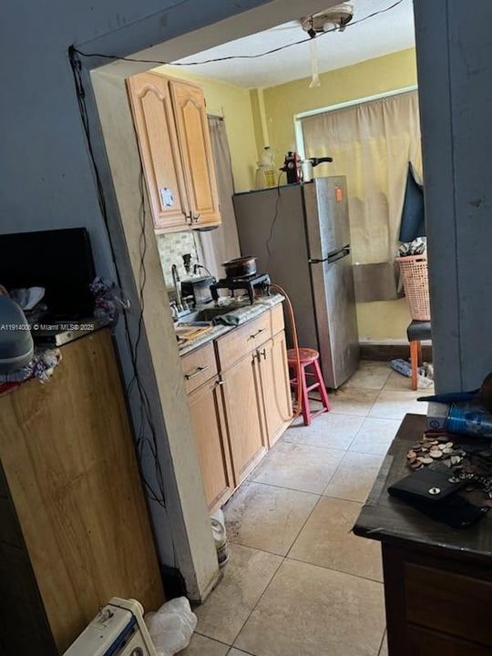 合同活跃: $385,000 (3 贝兹, 2 浴室, 1160 平方英尺)