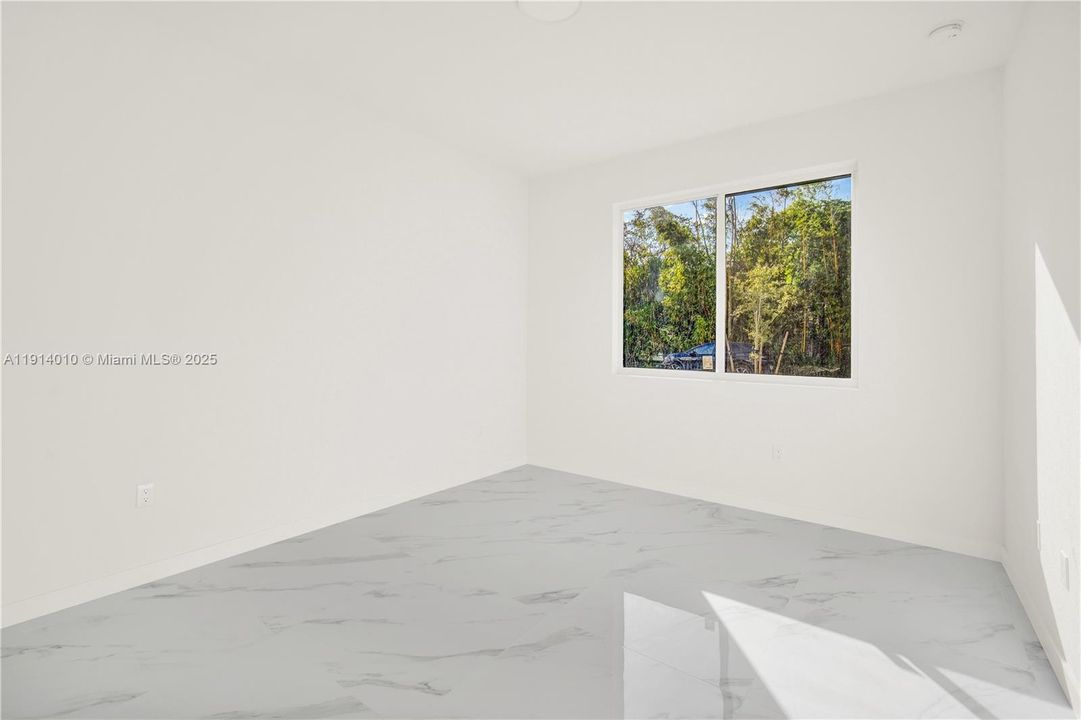 出租: $4,250 (5 贝兹, 4 浴室, 0 平方英尺)