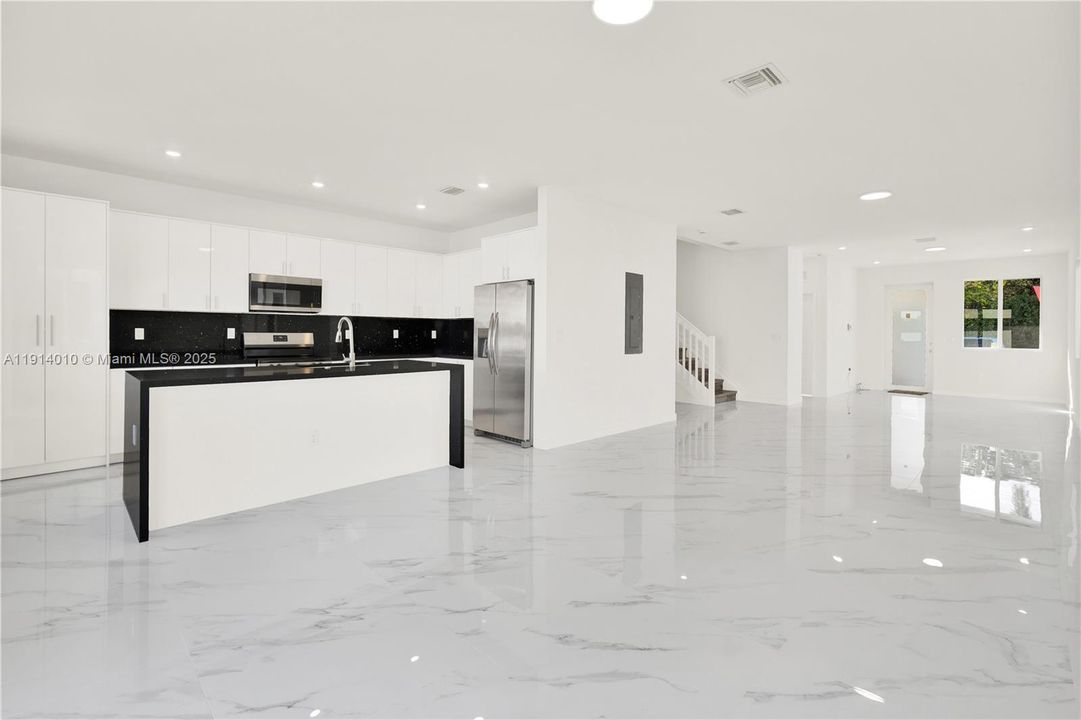 出租: $4,250 (5 贝兹, 4 浴室, 0 平方英尺)