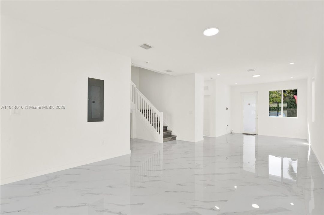 出租: $4,250 (5 贝兹, 4 浴室, 0 平方英尺)