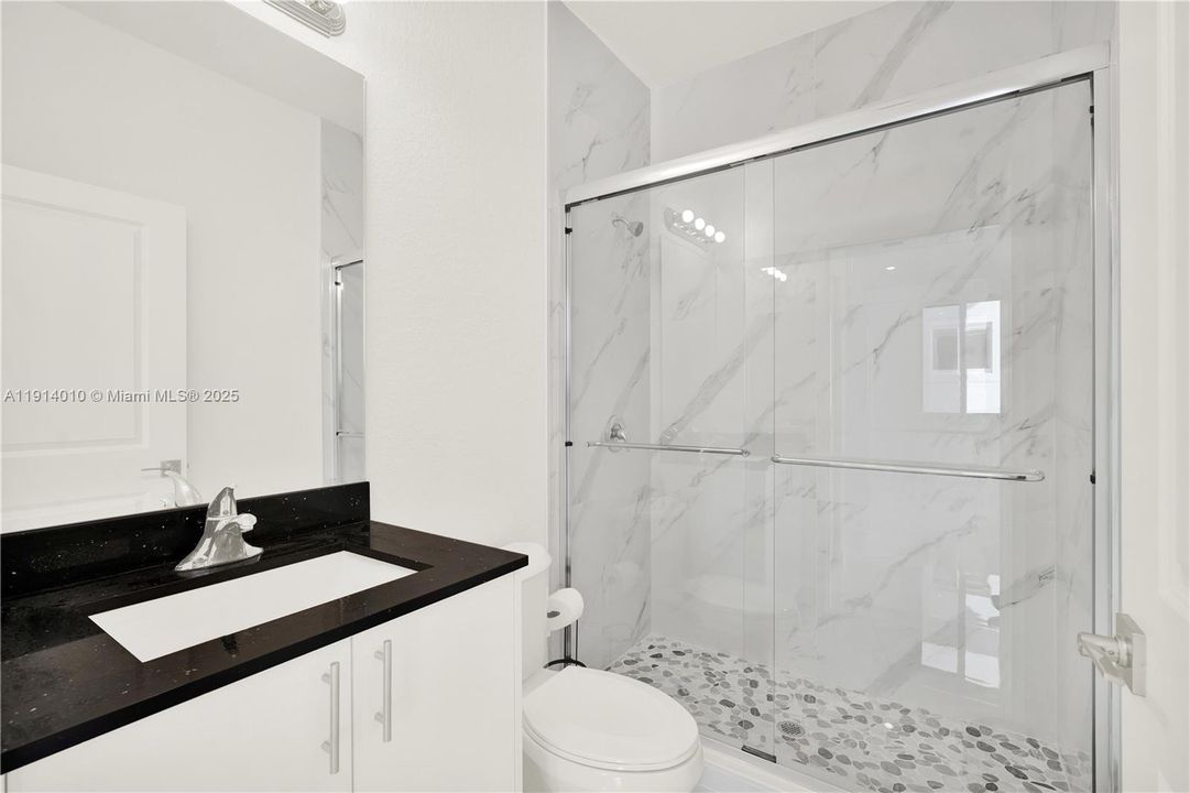 出租: $4,250 (5 贝兹, 4 浴室, 0 平方英尺)