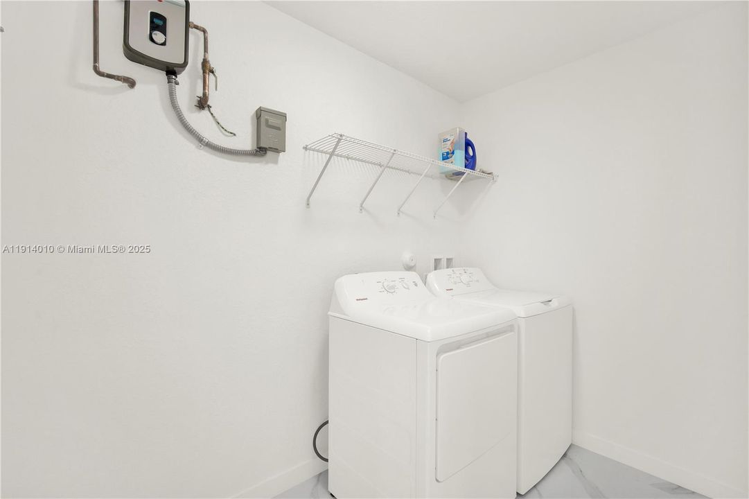 出租: $4,250 (5 贝兹, 4 浴室, 0 平方英尺)