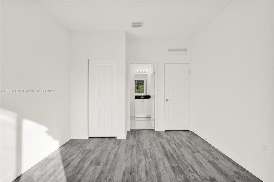 出租: $4,250 (5 贝兹, 4 浴室, 0 平方英尺)