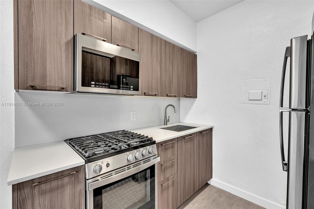 Recently Rented: $1,850 (1 beds, 1 baths, 650 Square Feet)