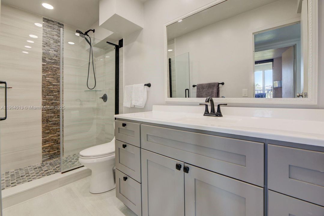 На продажу: $347,900 (2 спален, 2 ванн, 1210 Квадратных фут)