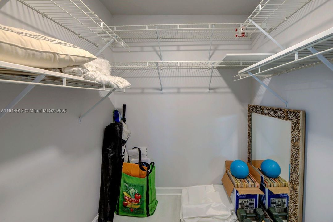 На продажу: $347,900 (2 спален, 2 ванн, 1210 Квадратных фут)