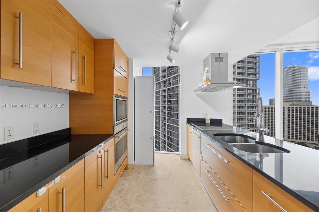 Недавно арендовано: $4,300 (2 спален, 2 ванн, 1327 Квадратных фут)