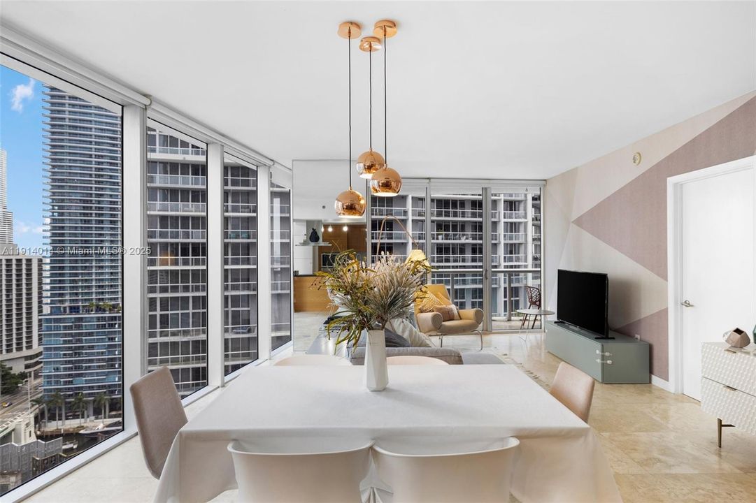 Недавно арендовано: $4,300 (2 спален, 2 ванн, 1327 Квадратных фут)