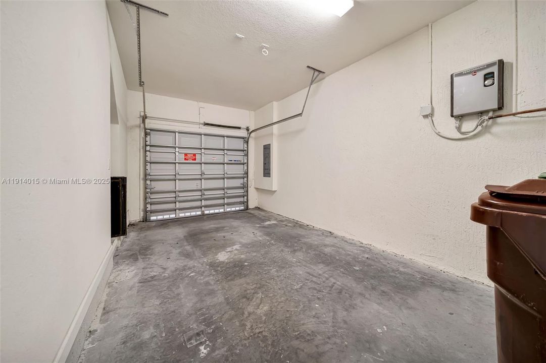 Activo con contrato: $535,000 (3 camas, 2 baños, 1583 Pies cuadrados)